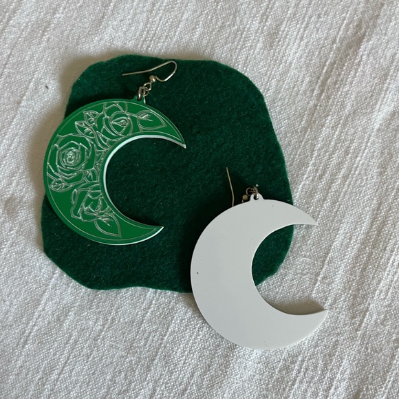 handmade crescent moon earrings - Picture 2 of 2